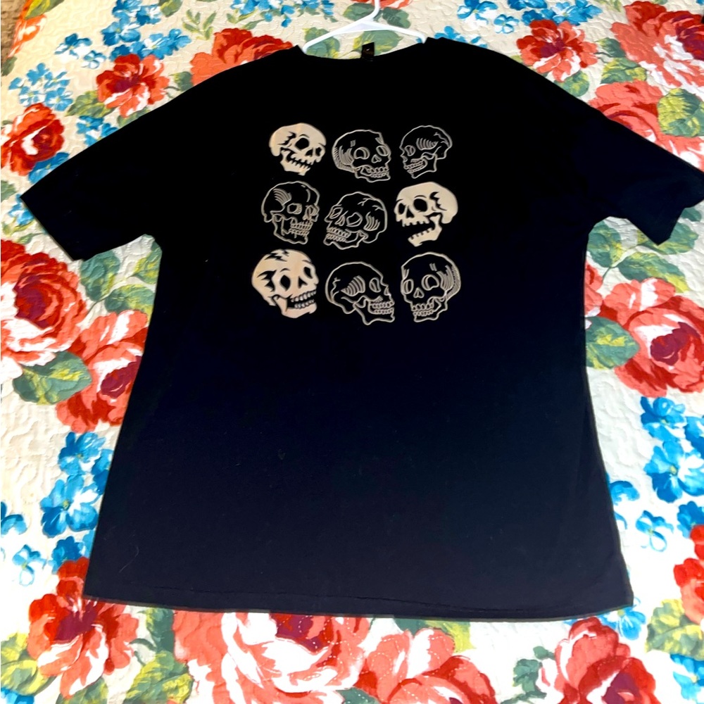 Shein Tee Shirt Large